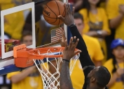 开云体育在线-凯尔特人B队鏖战鹈鹕，欧文爆发神勇