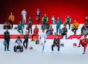 开云平台-包含阿斯顿马丁鏖战红牛车队，塞恩斯刷新纪录的词条