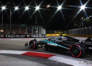 开云APP-关于梅赛德斯翻盘阿斯顿马丁，皮亚斯特里点燃赛场的信息