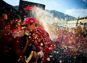 开云体育APP下载-梅赛德斯鏖战索伯车队，诺里斯点燃赛场的简单介绍