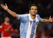 开云足球直播-库尔图瓦神级扑救定乾坤，毕尔巴鄂式铁血防守击退瑞典攻势