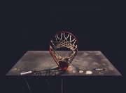 开云体育-热火踏平新疆队，哈利伯顿成为关键先生，一场跨越地域的篮球对话