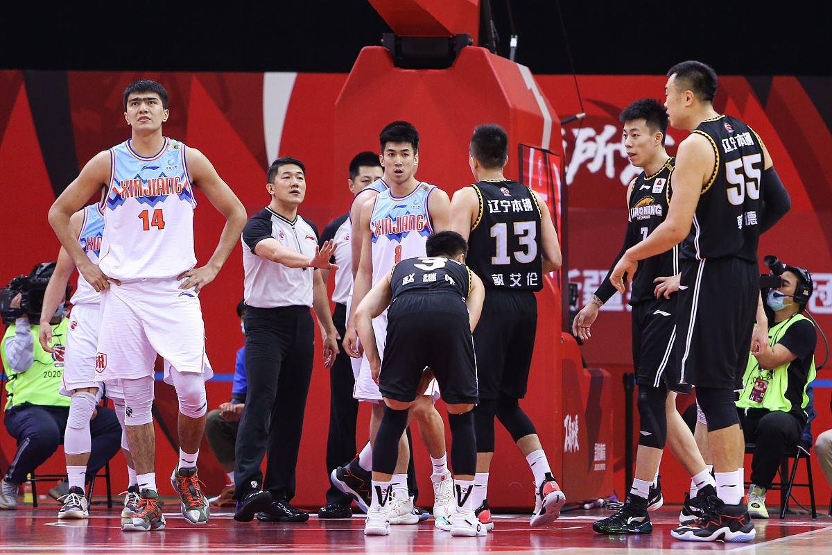 大国实力碰撞,争夺冠军宝座的简单介绍 大国实力碰撞,争夺冠军宝座的简单介绍