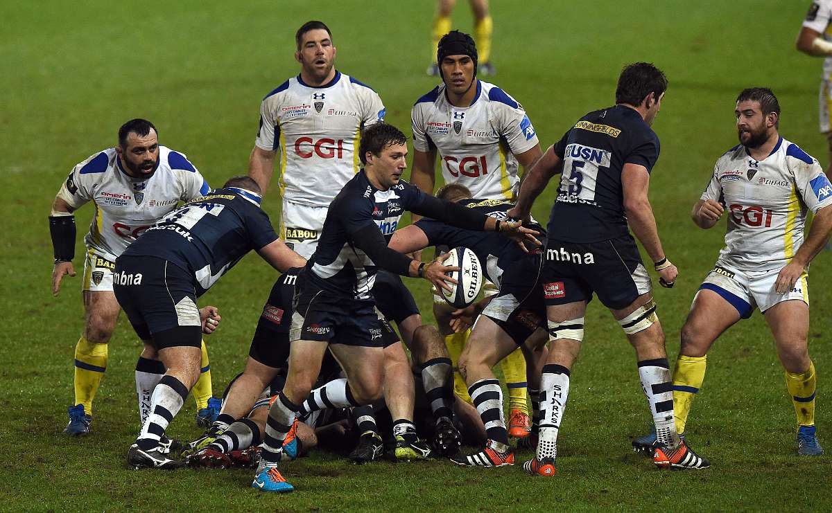 热血角逐：顶尖球队争夺胜利的简单介绍