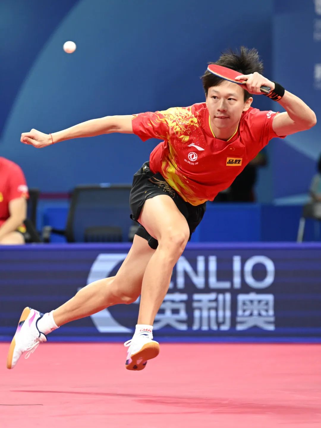 比赛中球员们展现出顶尖技艺