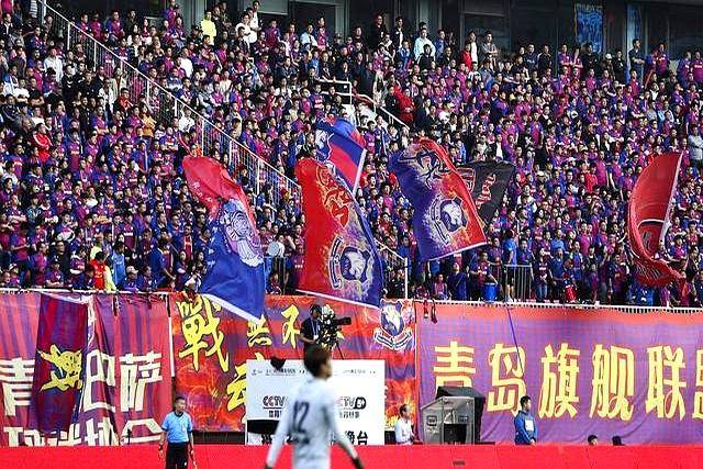 中超比赛全情投入，球员拼尽全力追求胜利的简单介绍