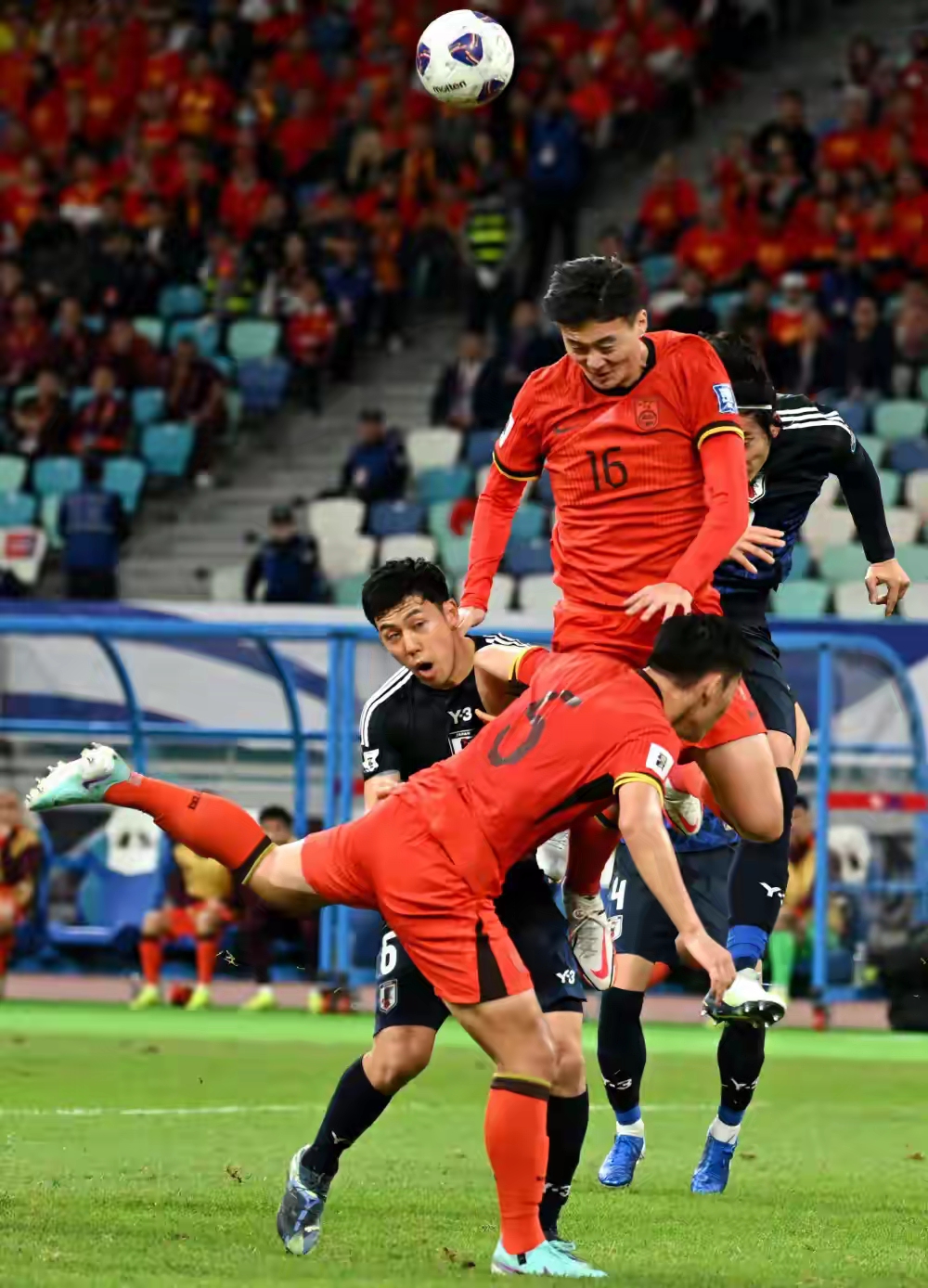 包含足球比赛中一起令人难忘的进球引发热议的词条 包含足球比赛中一起令人难忘的进球引发热议的词条