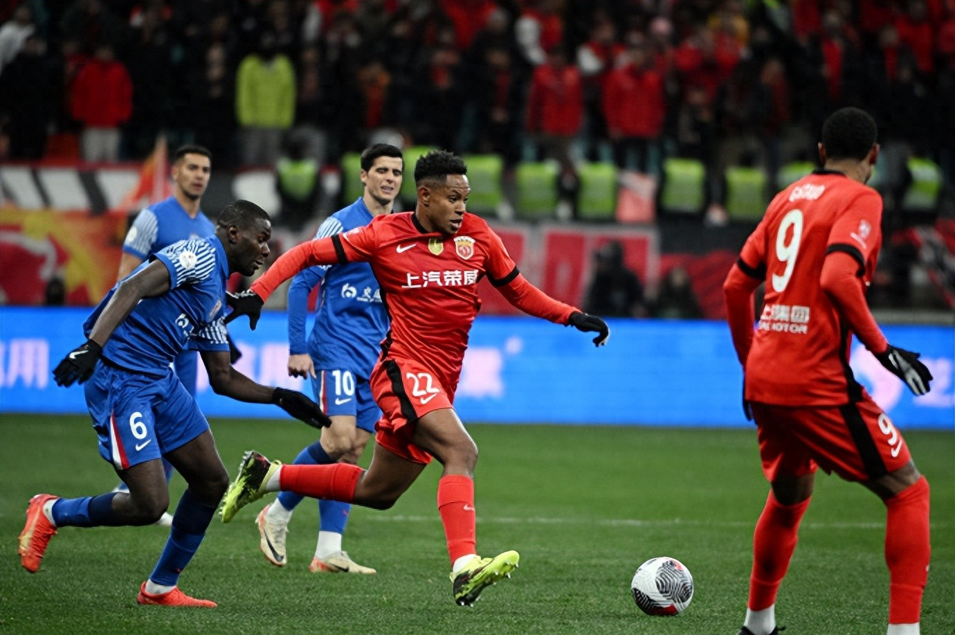 上海上港节节攀升，中超前景一片春风的简单介绍