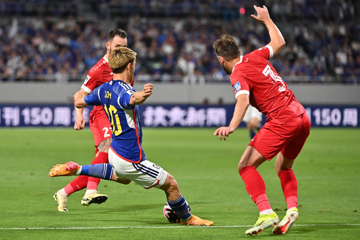 欧洲足球赛事中，一场集火花与激情于一身的对决的简单介绍