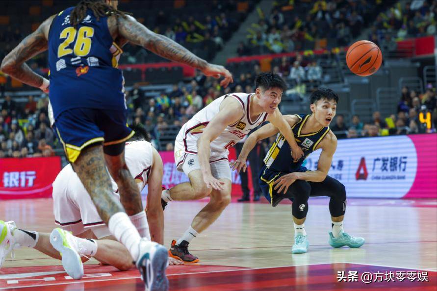 法国队逆转马来西亚队，黄鸭组合状态火热的简单介绍