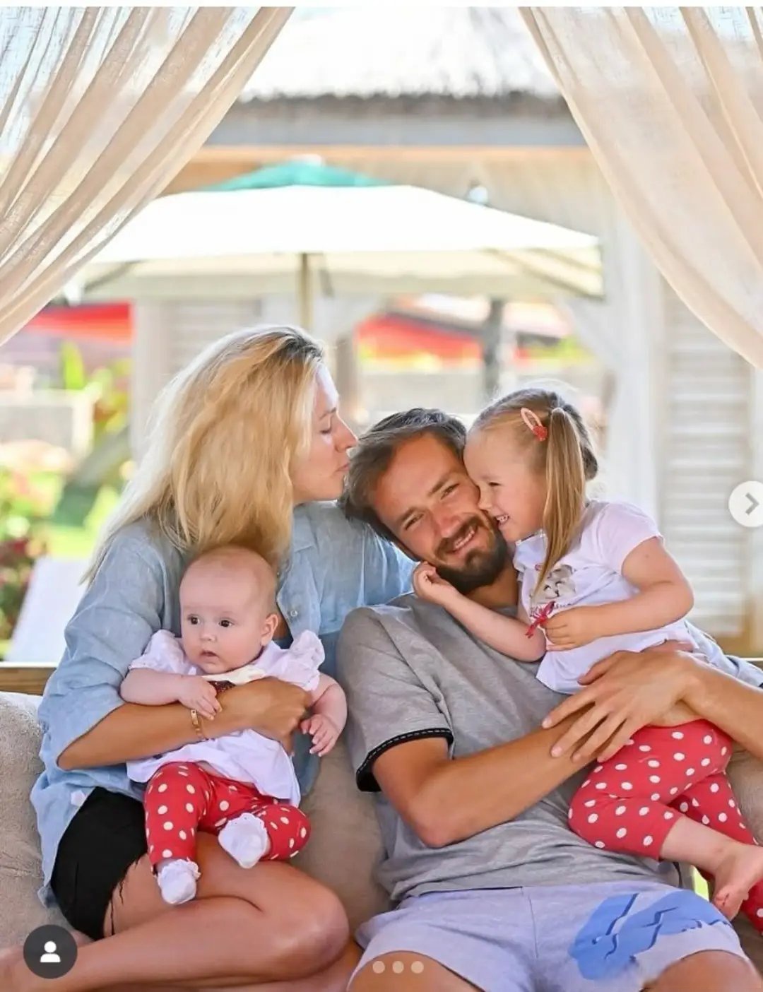 法网横扫温网,梅德韦杰夫带队取胜 法网横扫温网,梅德韦杰夫带队取胜