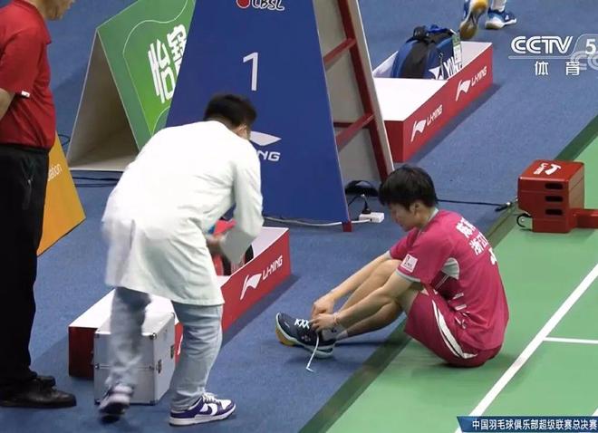 包含中国队碾压泰国队,郑思维带队取胜的词条 包含中国队碾压泰国队,郑思维带队取胜的词条