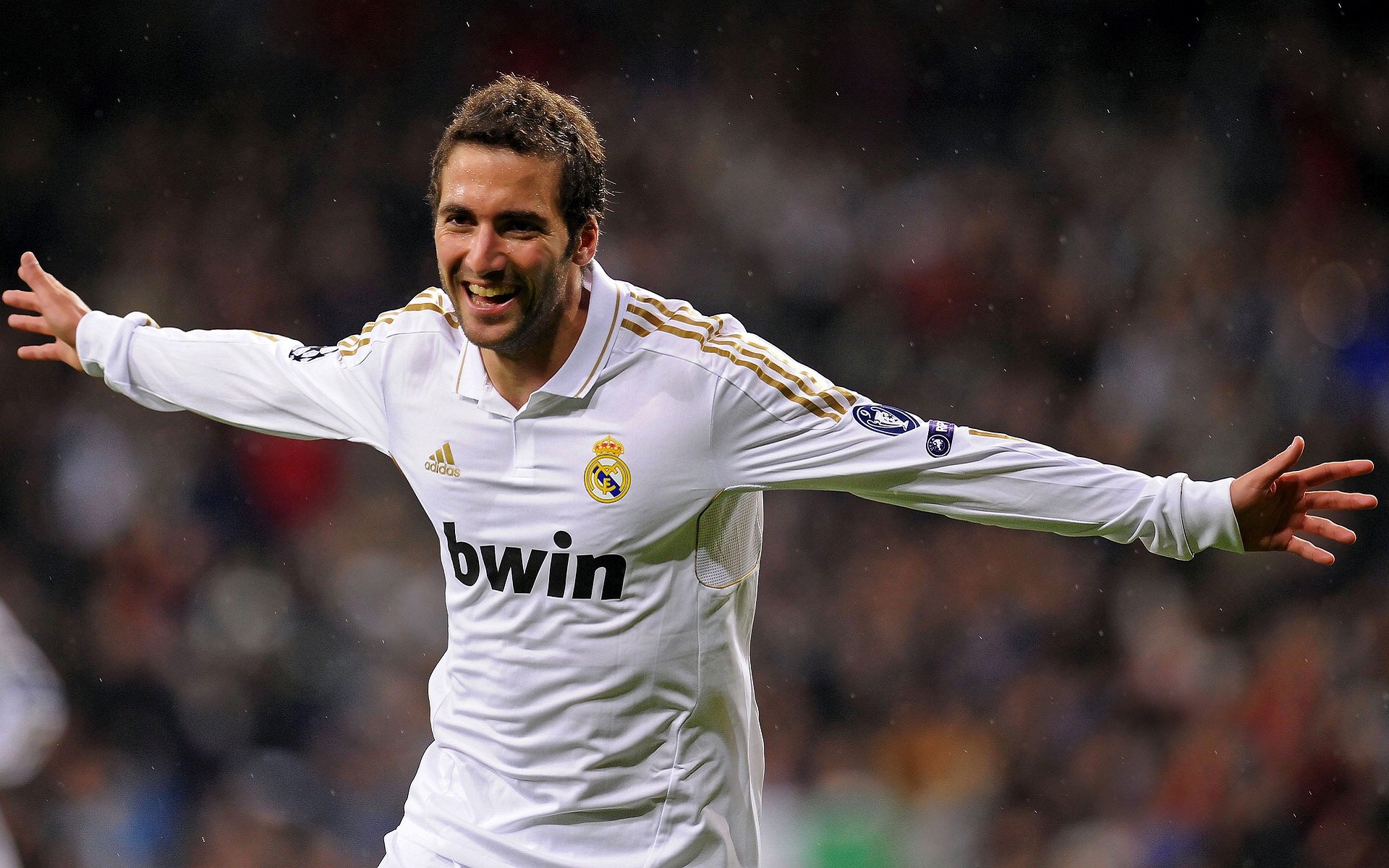 绿茵场与篮球馆的双重奏，西甲国家德比焦点战与开拓者单节风暴的竞技启示