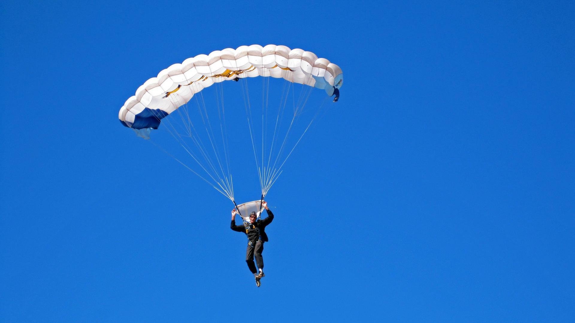 加克波刷新纪录的夜晚，那不勒斯用防守艺术锁死巴西锋线