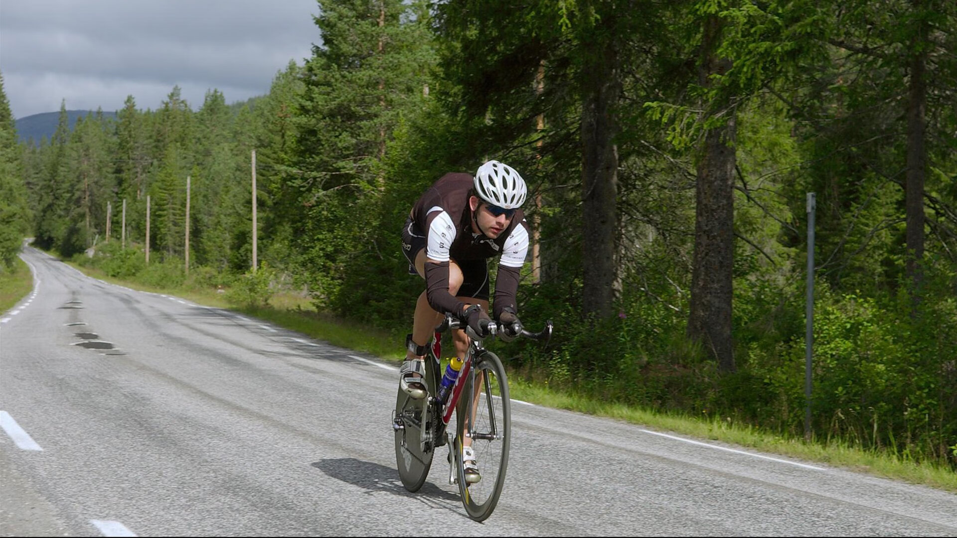 东决关键战之夜,拉亚成为全场焦点,一记绝杀改写历史