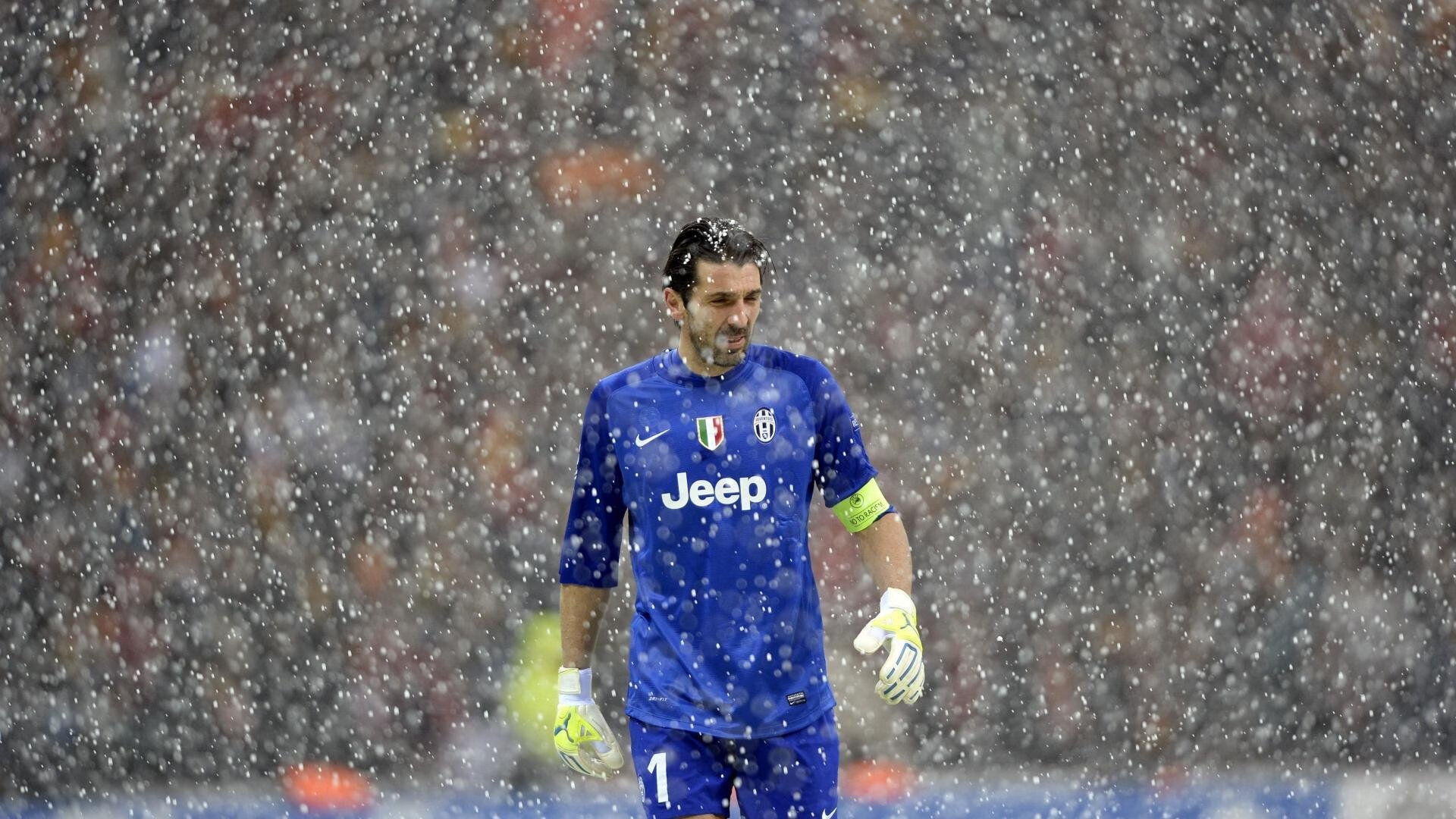 赛道传奇,法拉利轻取索伯,佩雷兹刷新单圈纪录